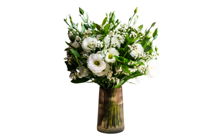 Short Centerpiece With White Lisianthus Flowers